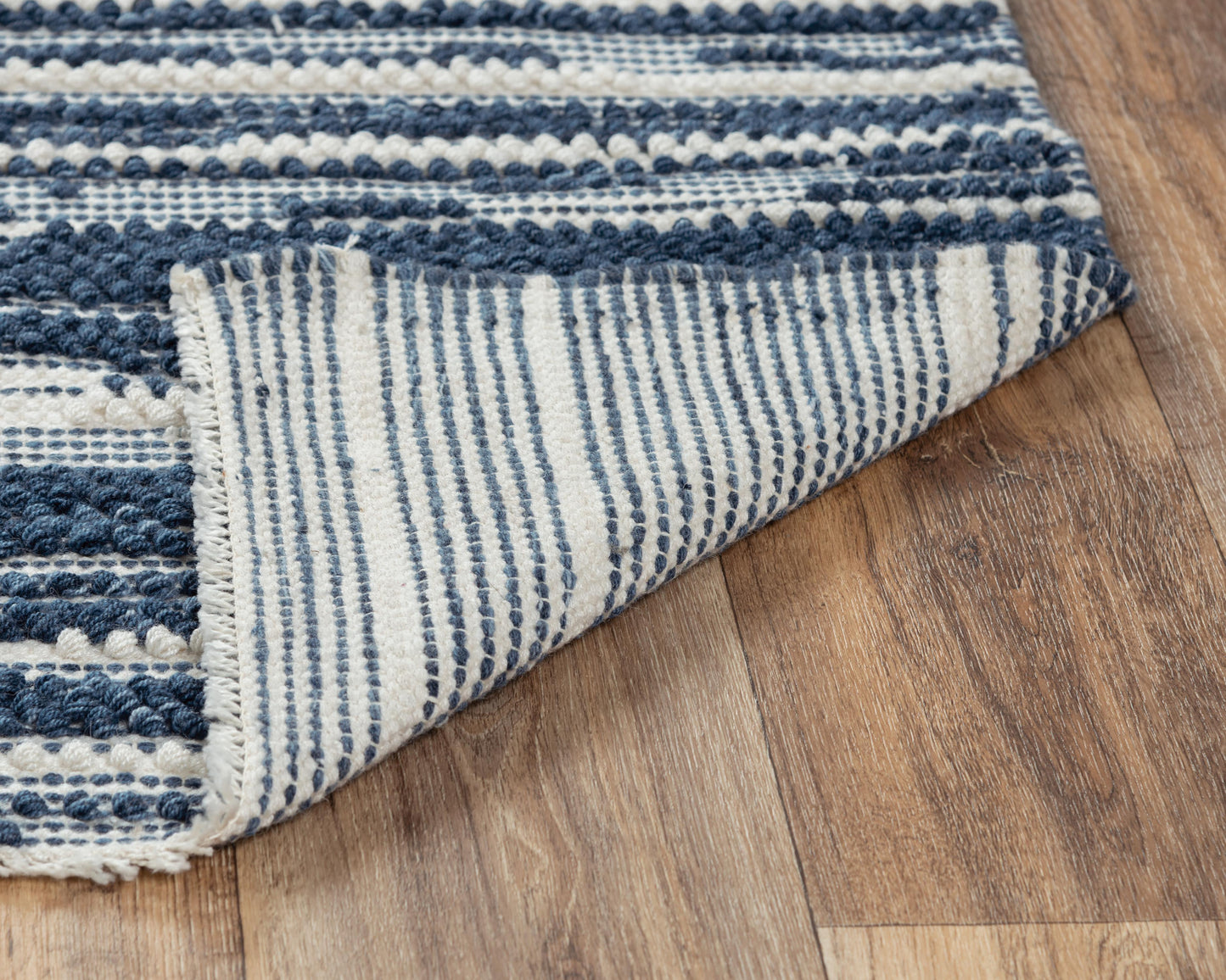 Capri CPI105 Ivory/Blue Hand-Woven Rug - Rizzy