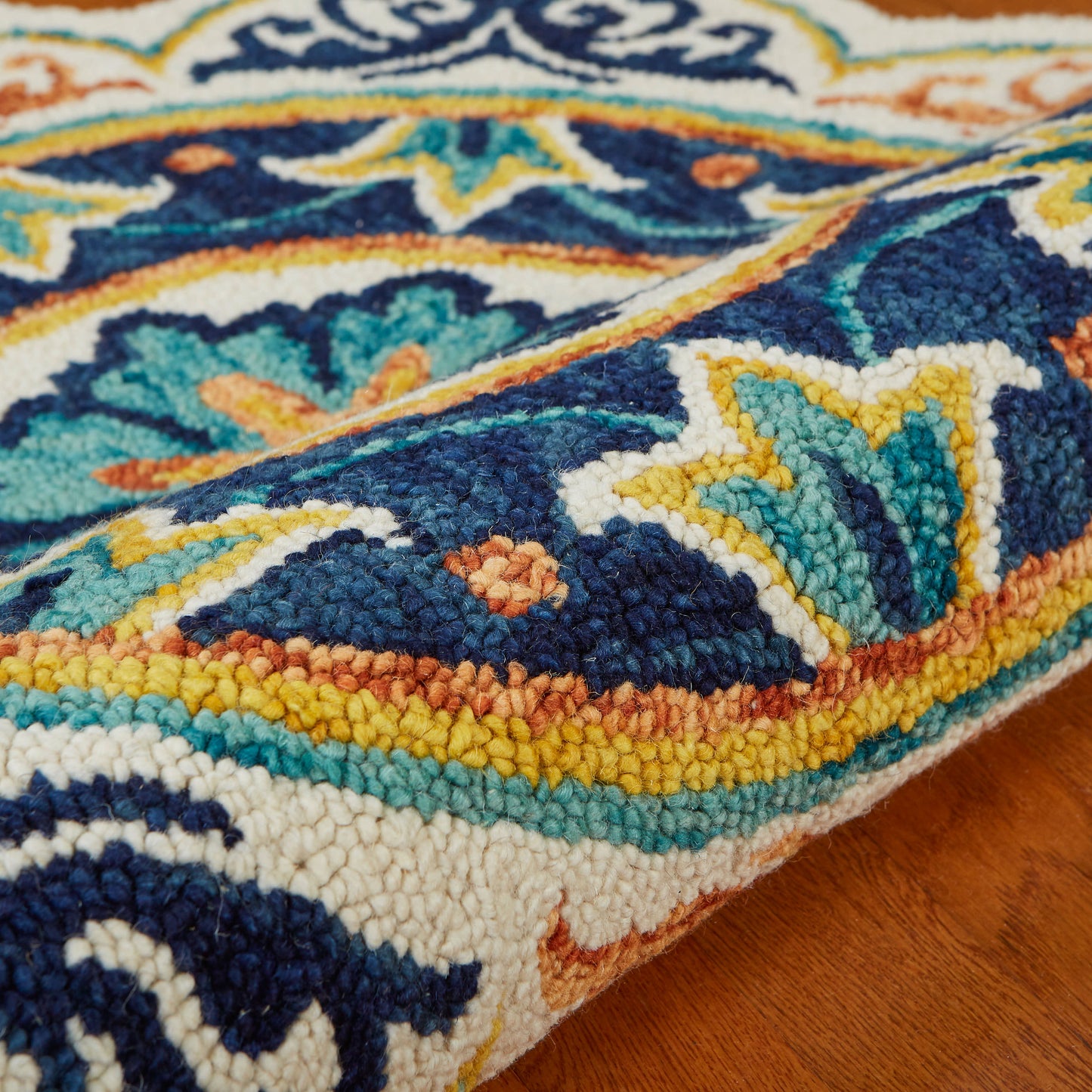DAZZL-54079 Classic/Traditional Hand-Tufted Ivory/Blue Wool Indoor Area Rugs - LR Home