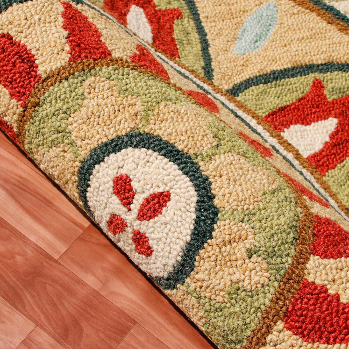 DAZZL-82264 Bohemian/Eclectic Hand-Tufted Red/Green Wool Indoor Area Rugs - LR Home