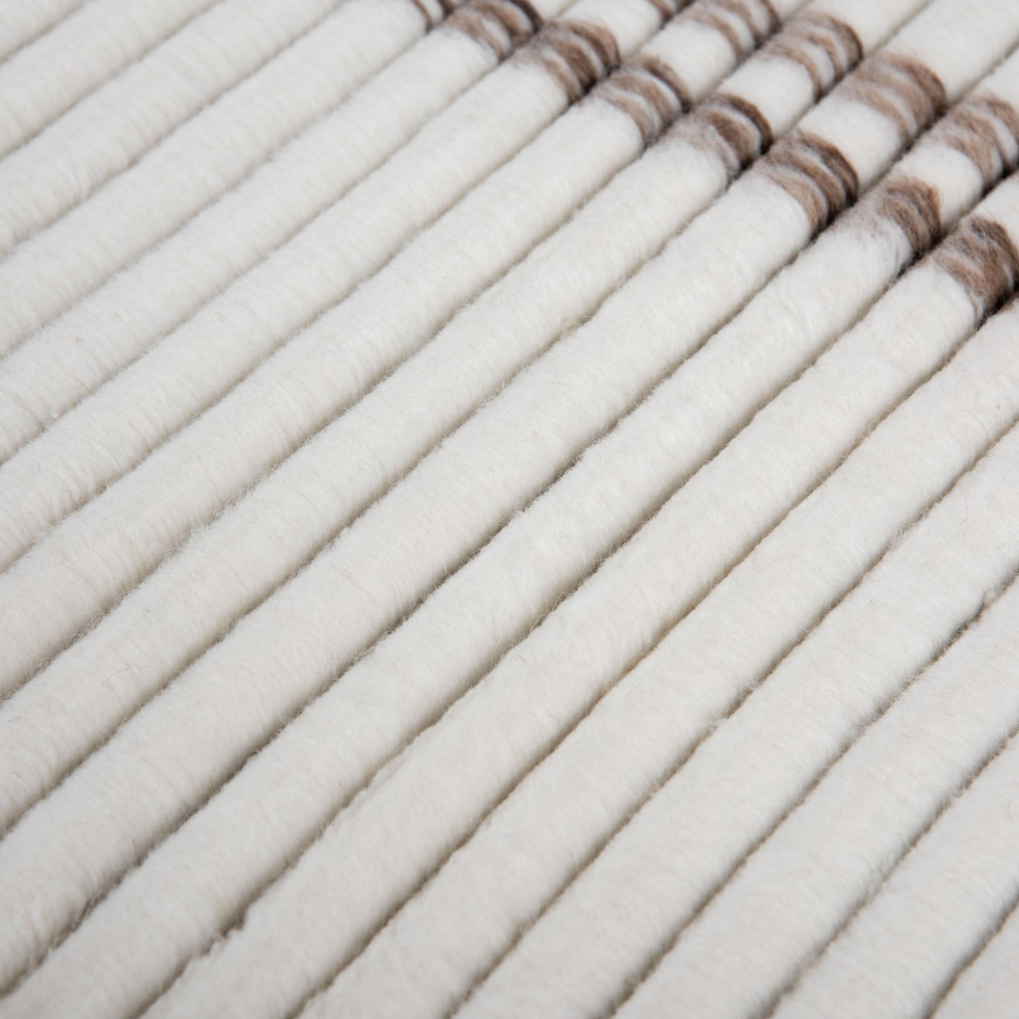 Dream DRM243 Ivory/Brown Hand Loomed Rug - Rizzy