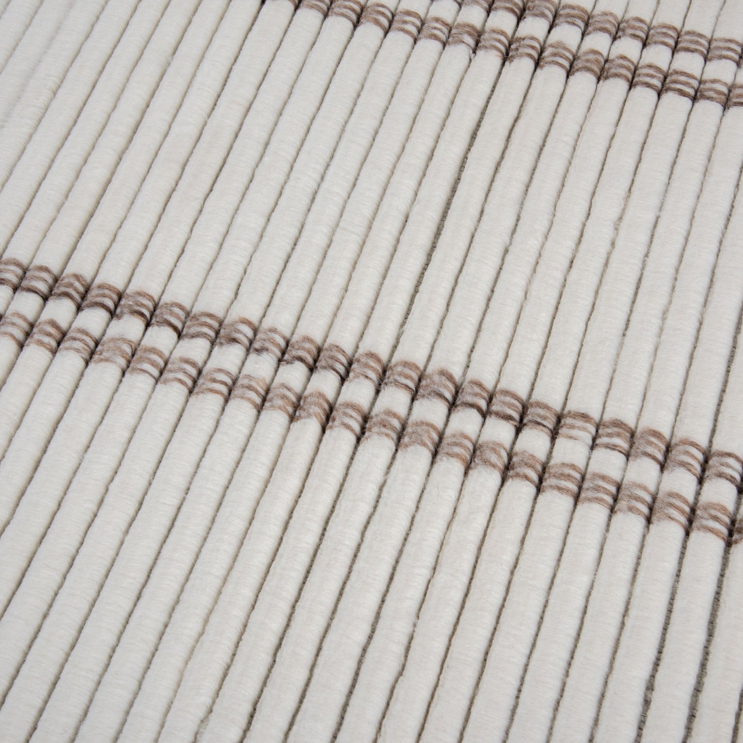 Dream DRM243 Ivory/Brown Hand Loomed Rug - Rizzy
