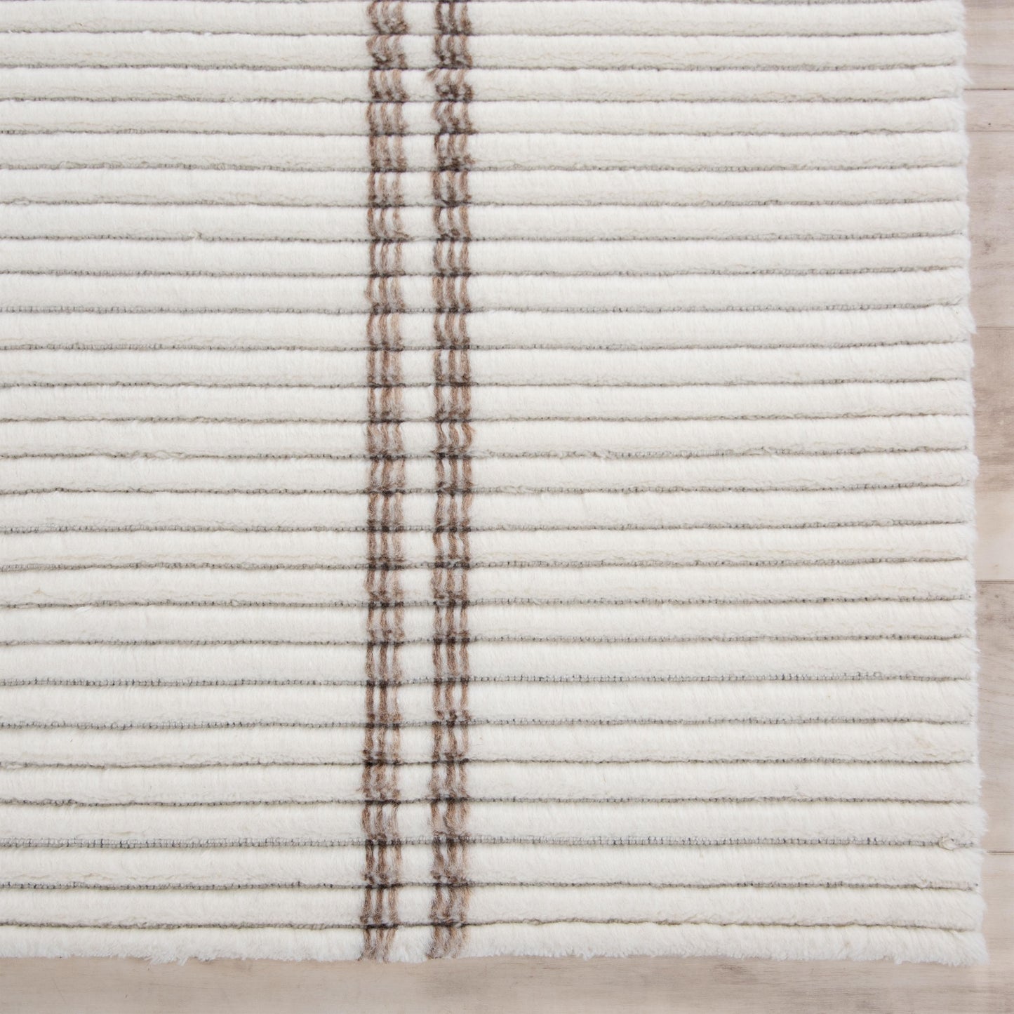 Dream DRM243 Ivory/Brown Hand Loomed Rug - Rizzy