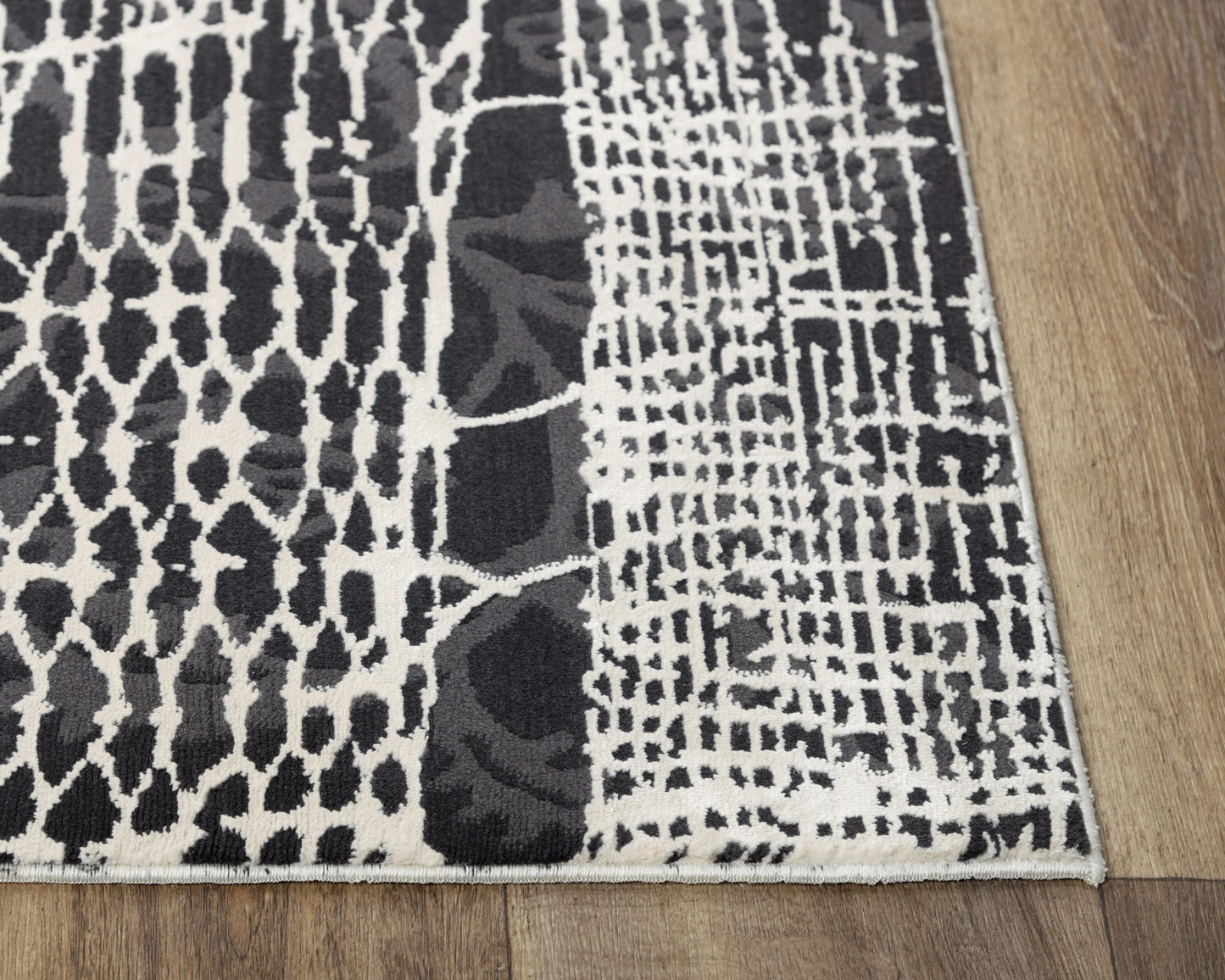 Emerge EMG926 Beige/Black Power Loomed Rug - Rizzy