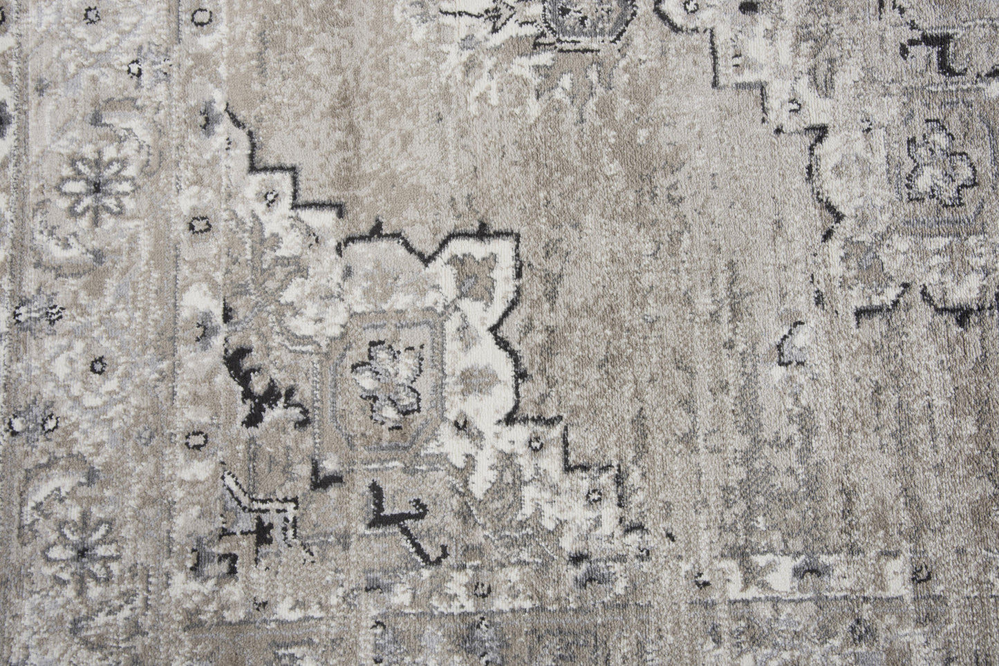 Encore EN7351 Med. Brown Machine-Made Rug - Rizzy