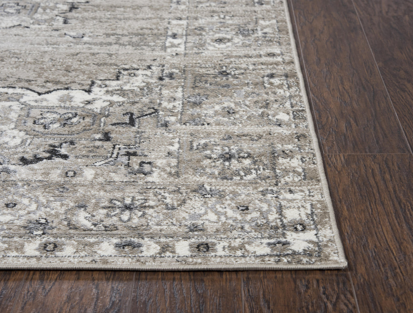 Encore EN7351 Med. Brown Machine-Made Rug - Rizzy