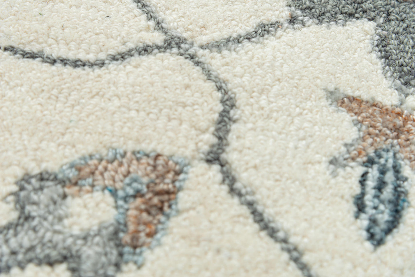 Essence ESS101 Ivory/Gray Hand-Tufted Rug - Rizzy