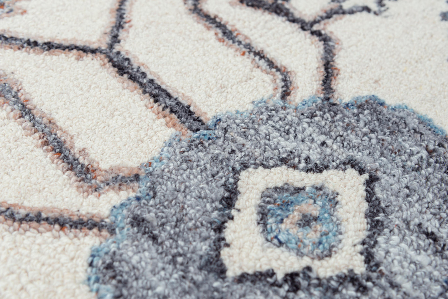 Essence ESS102 Beige/Gray Hand-Tufted Rug - Rizzy