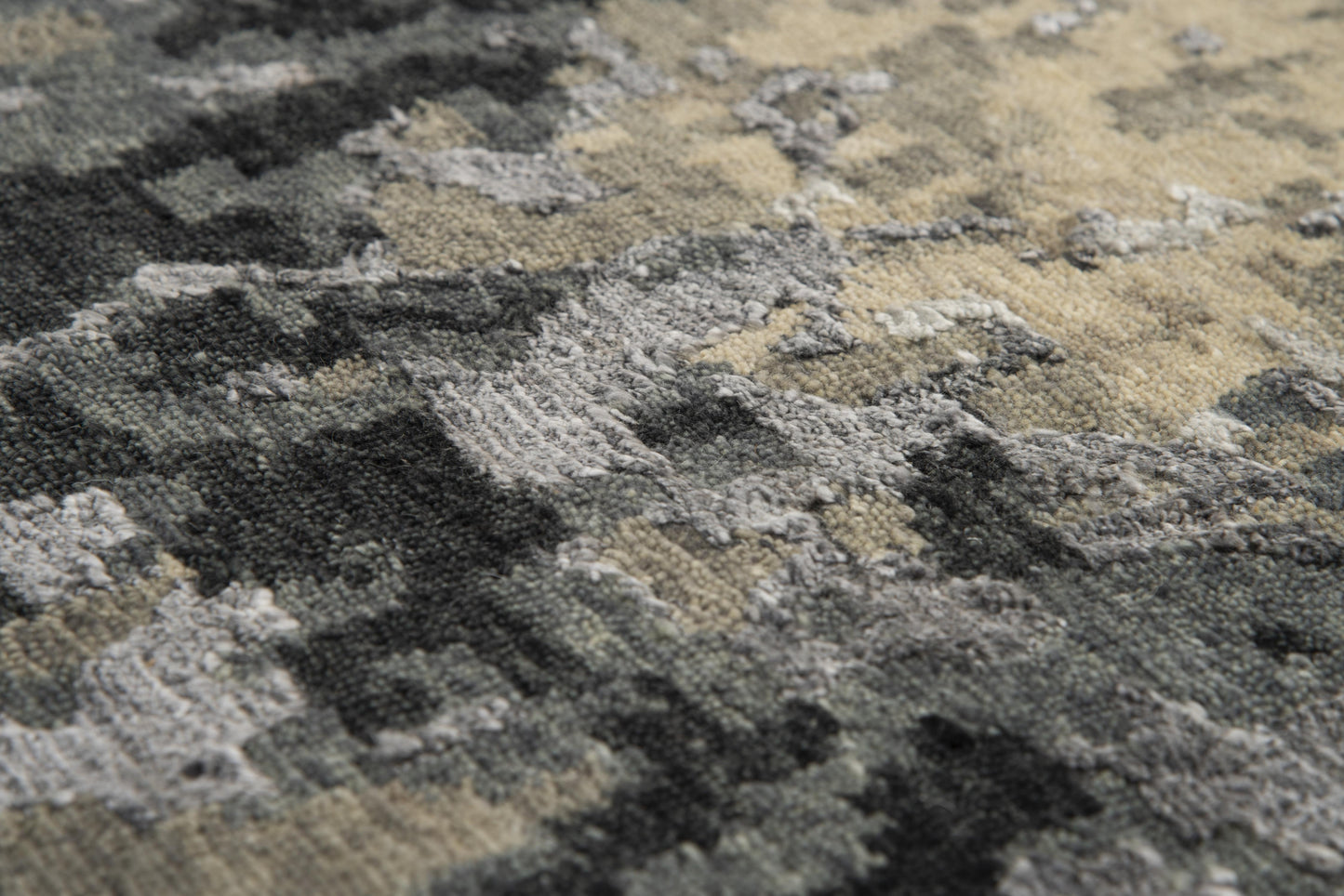 Finesse FIN106 Beige/Gray Hand Knotted Rug - Rizzy