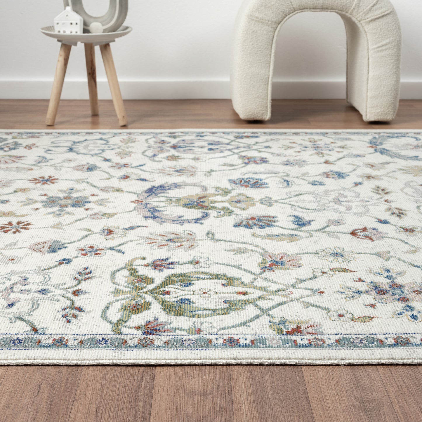 GALAC-81271 Classic/Traditional Machine Made Ivory/Blue Polypropylene Indoor Area Rugs - LR Home