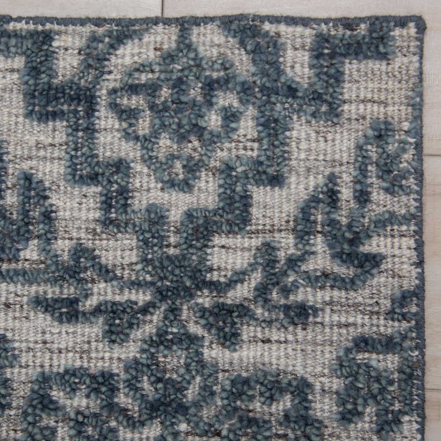 Hilton HTN721 Ivory/Gray Hand knotted Rug - Rizzy