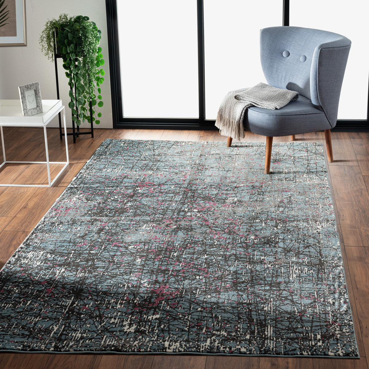 Impulse Abstract Fuchsia Splatter Fusion Area Rug - color swatch