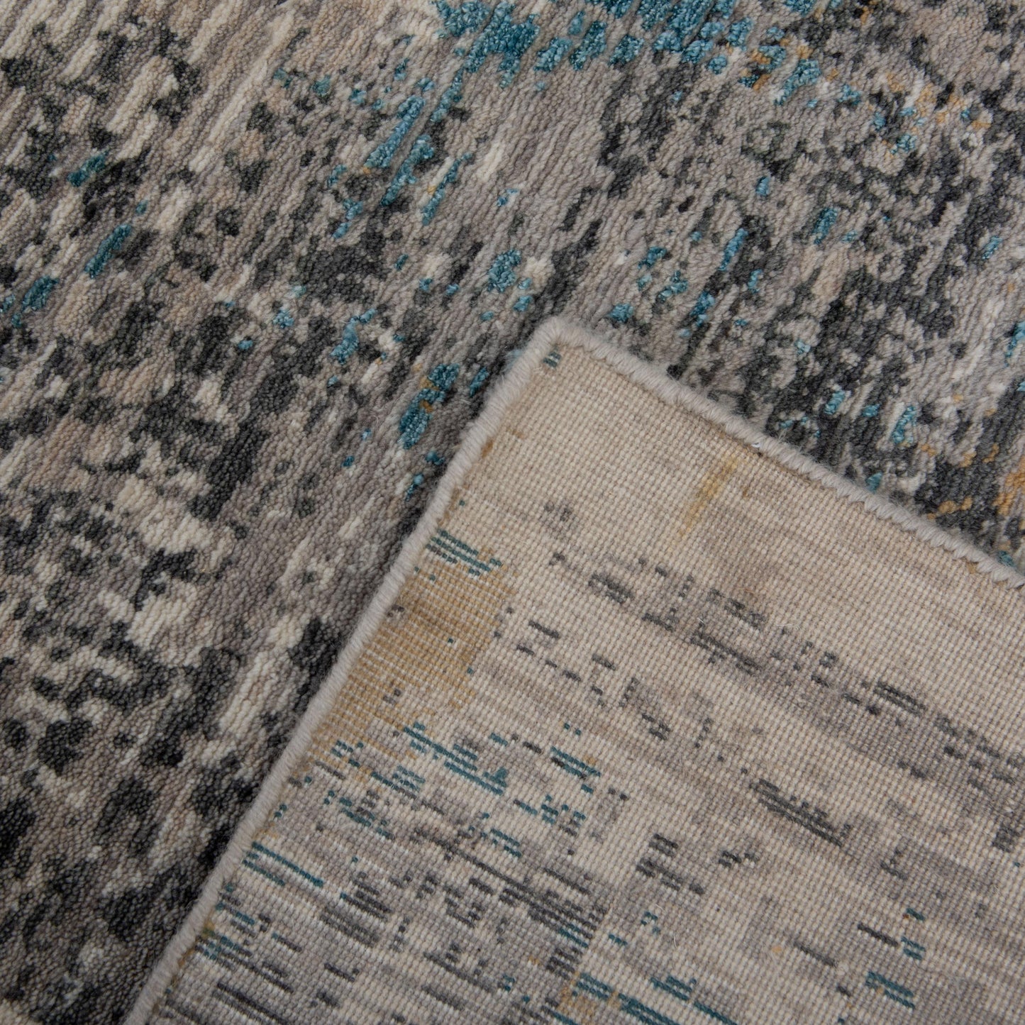 Intrigue ITG144 Gray Hybrid Rug - Rizzy