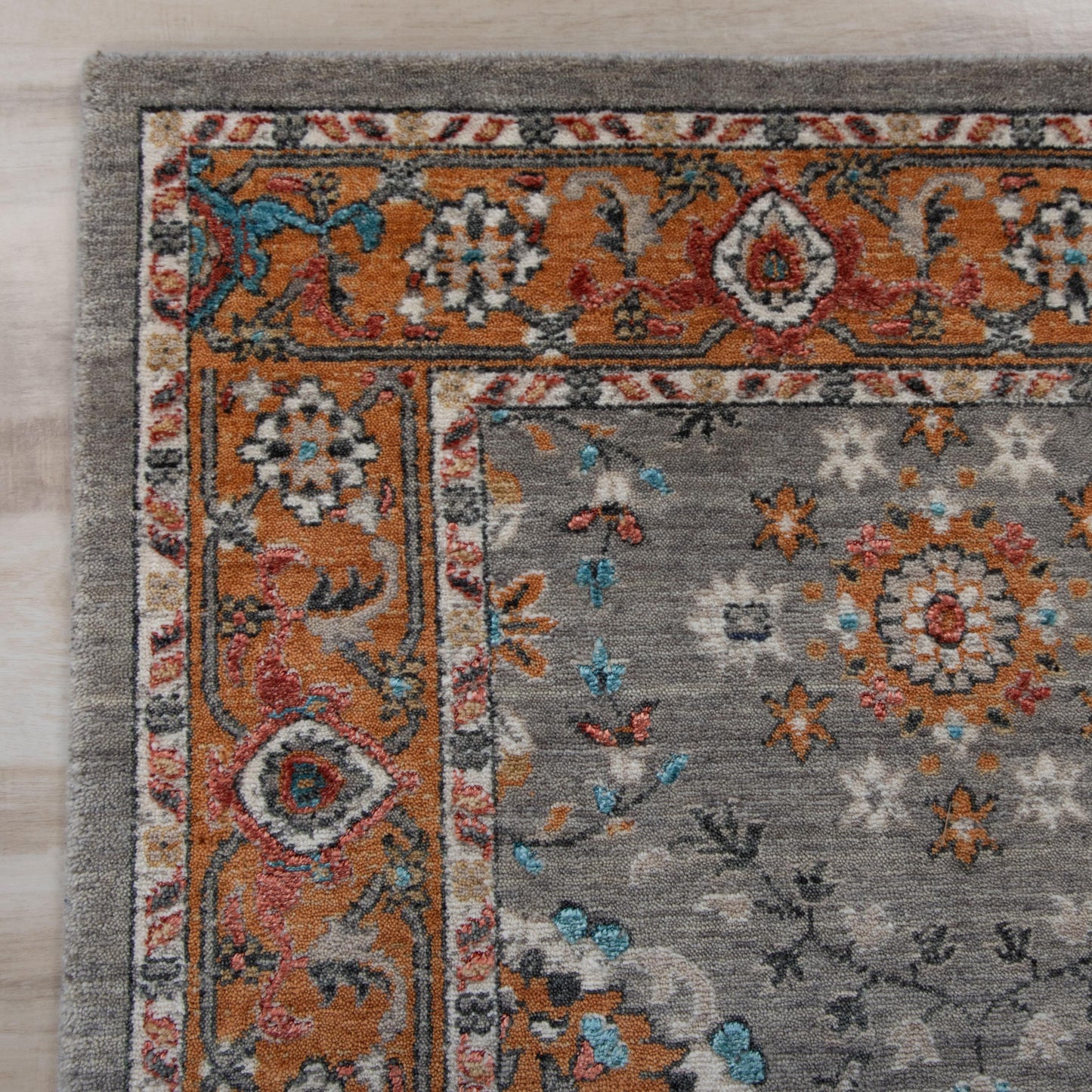 Intrigue ITG152 Gray Hybrid Rug - Rizzy