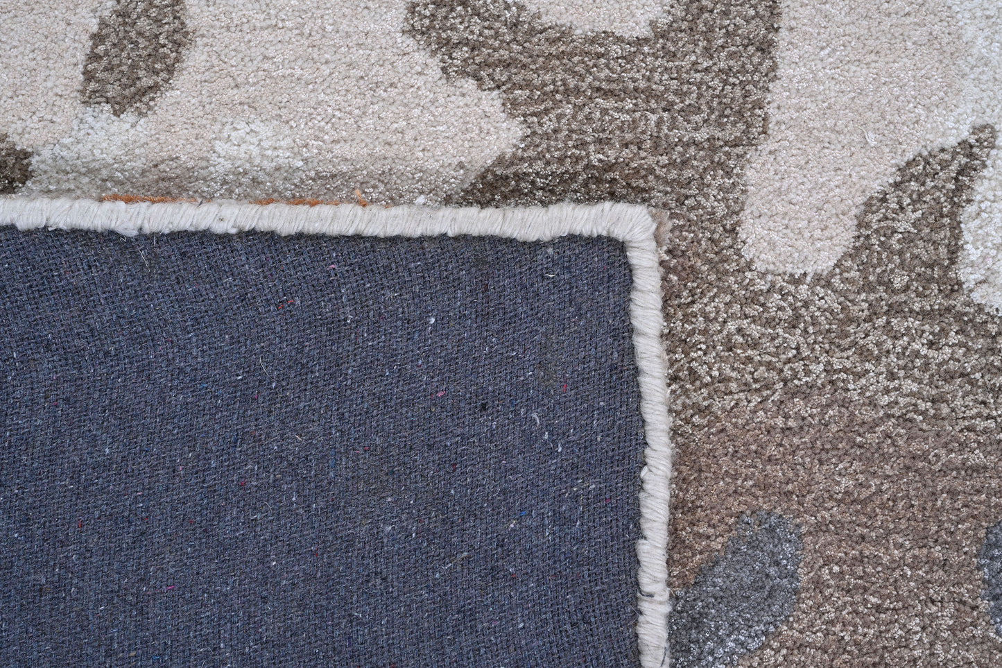 Kolkata A13990 Ivory Hand Woven Rug - Rizzy