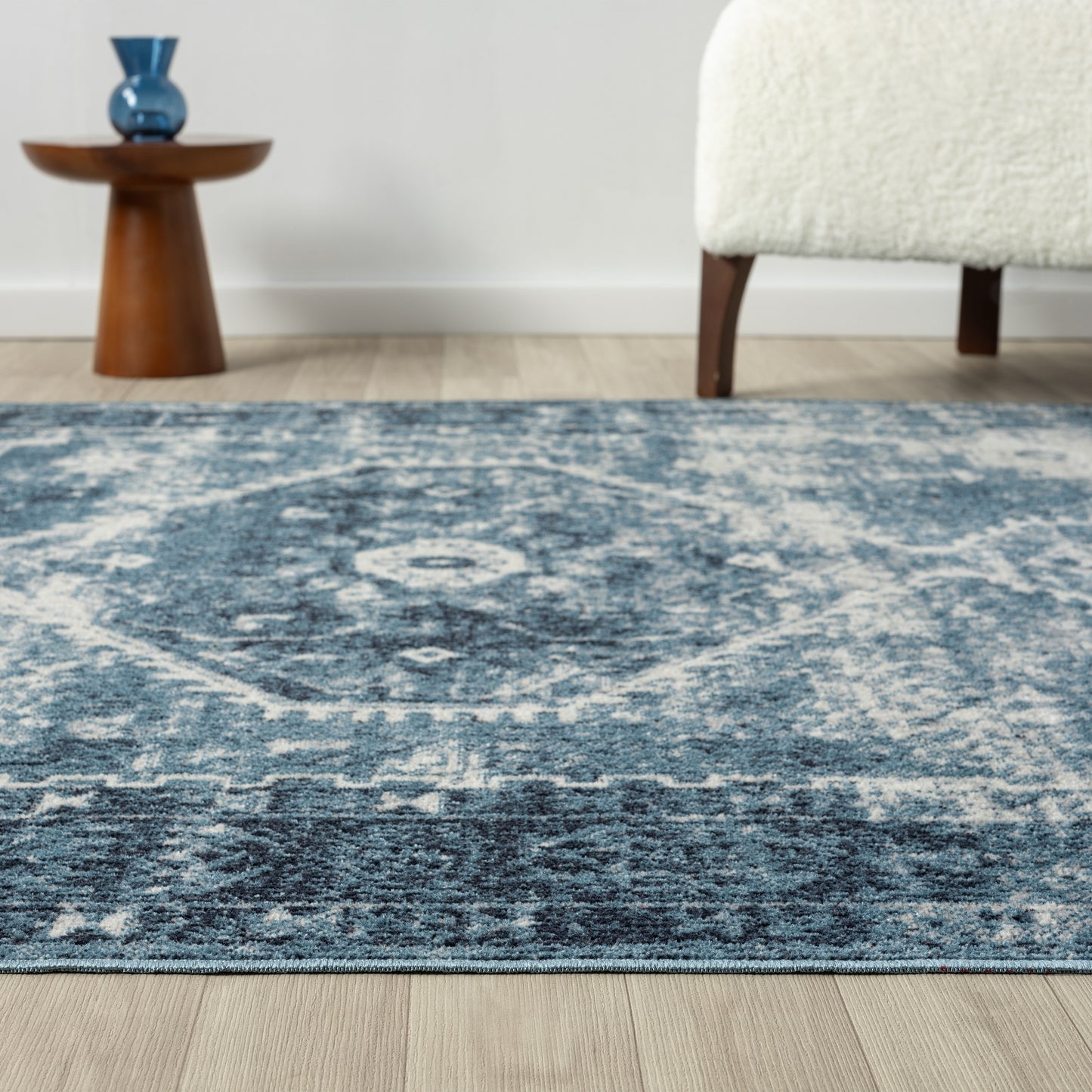 LANHM-82274 Classic/Traditional Machine Made Blue/Ivory Polyester Indoor Area Rugs - LR Home