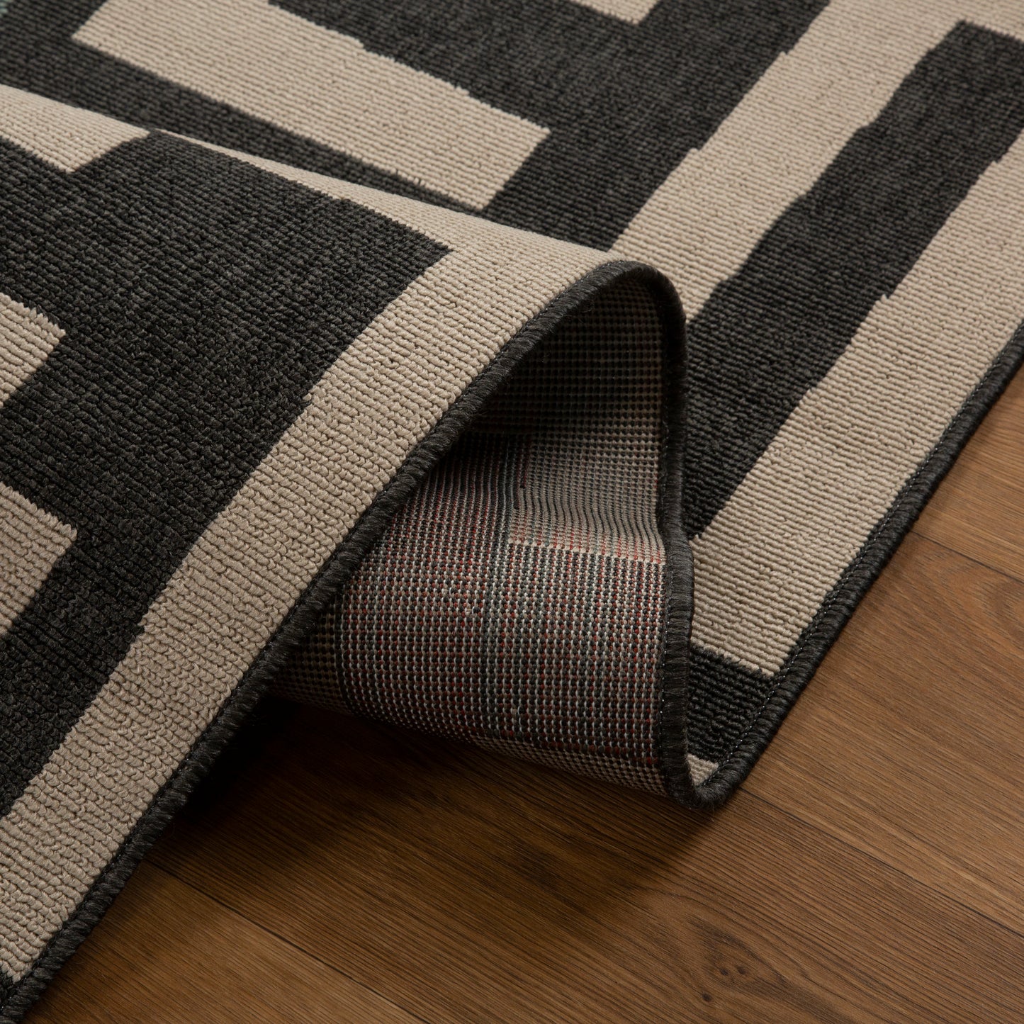 MAPAC-82502 Bohemian/Eclectic Machine Made Black/Ivory Polypropylene Indoor/Outdoor Area Rugs - LR Home