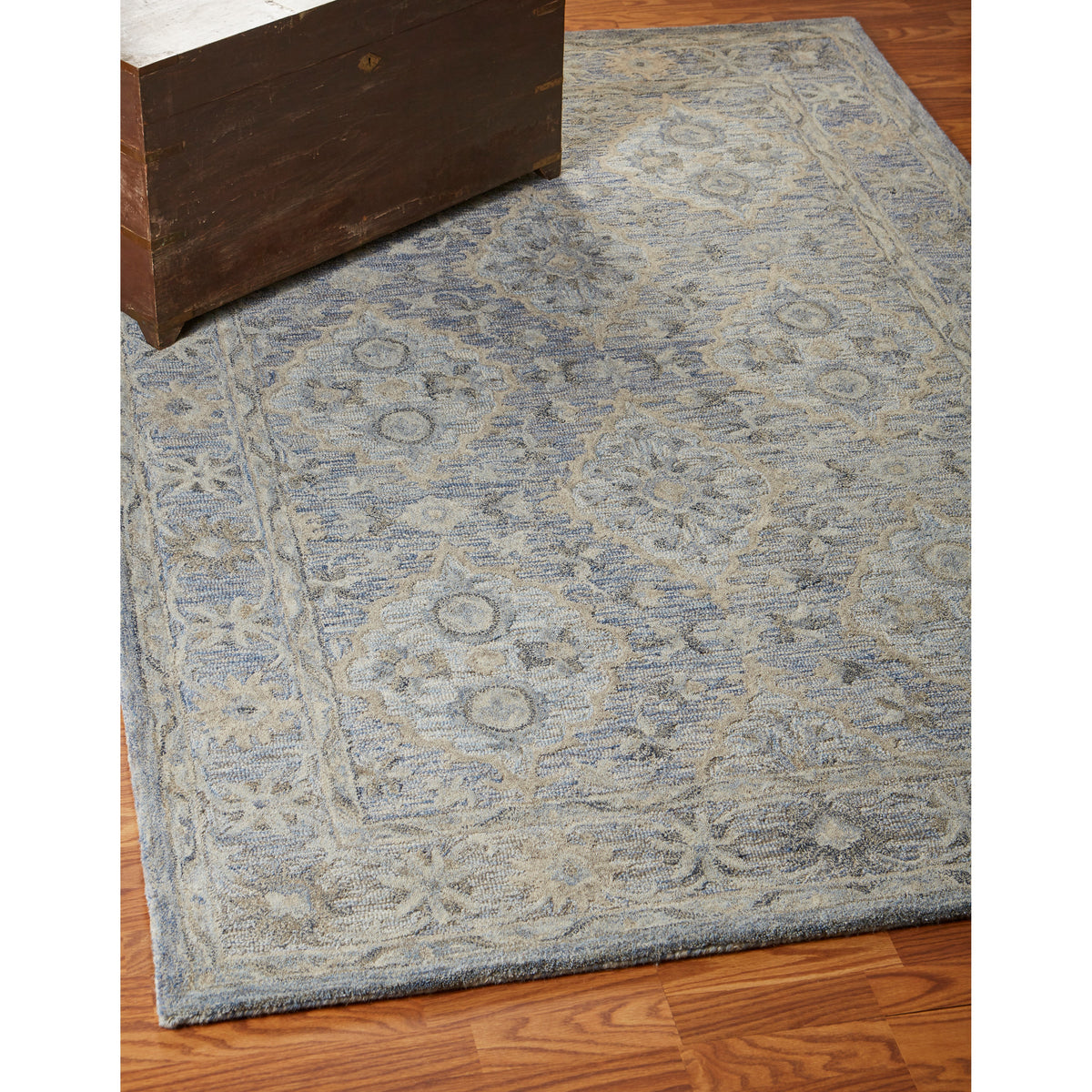 Blue Suzani Oriental Area Rug - color swatch