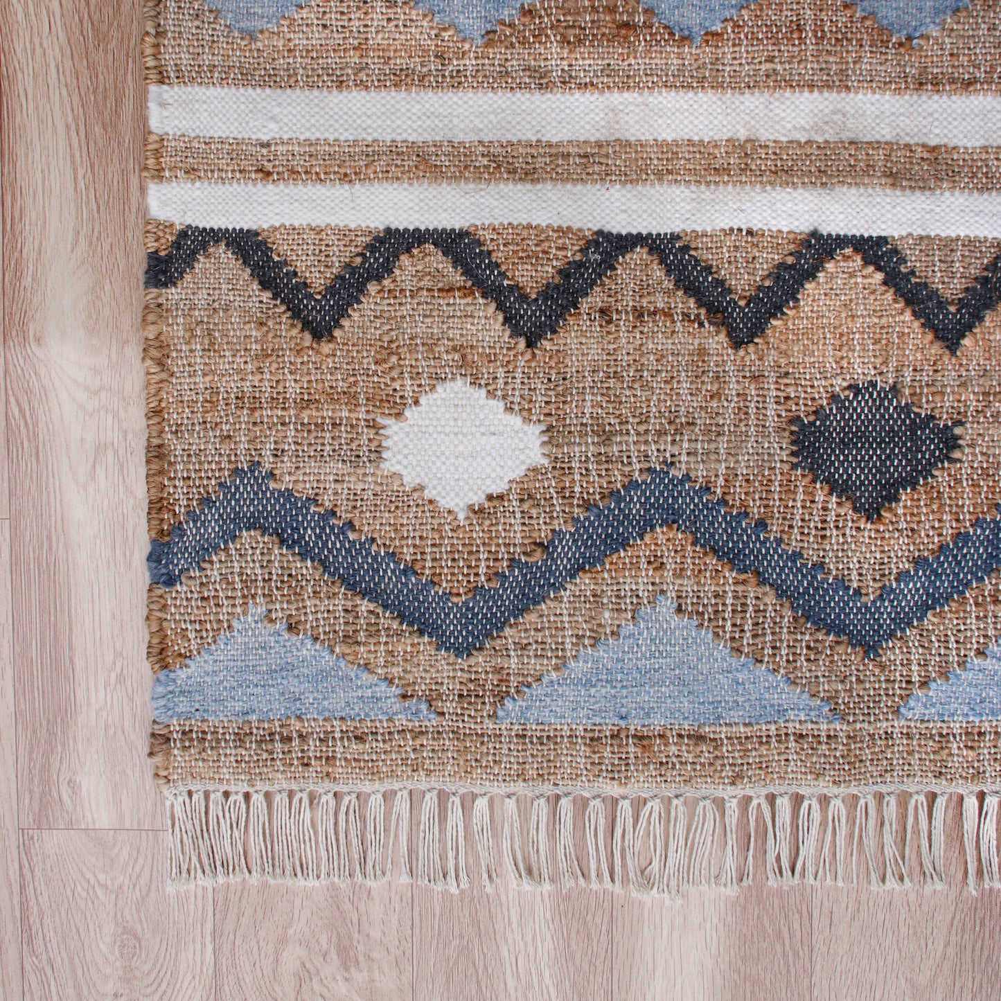NMROZ-81981 Nautical/Coastal Hand-Woven Tan/Light Blue/Navy/White Jute Blend Indoor Area Rugs - LR Home