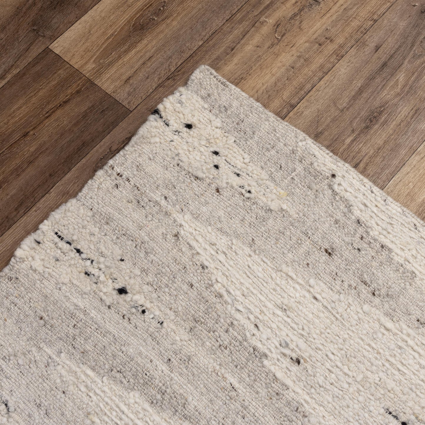 Nova NVA946 Ivory Hand-Woven Rug - Rizzy