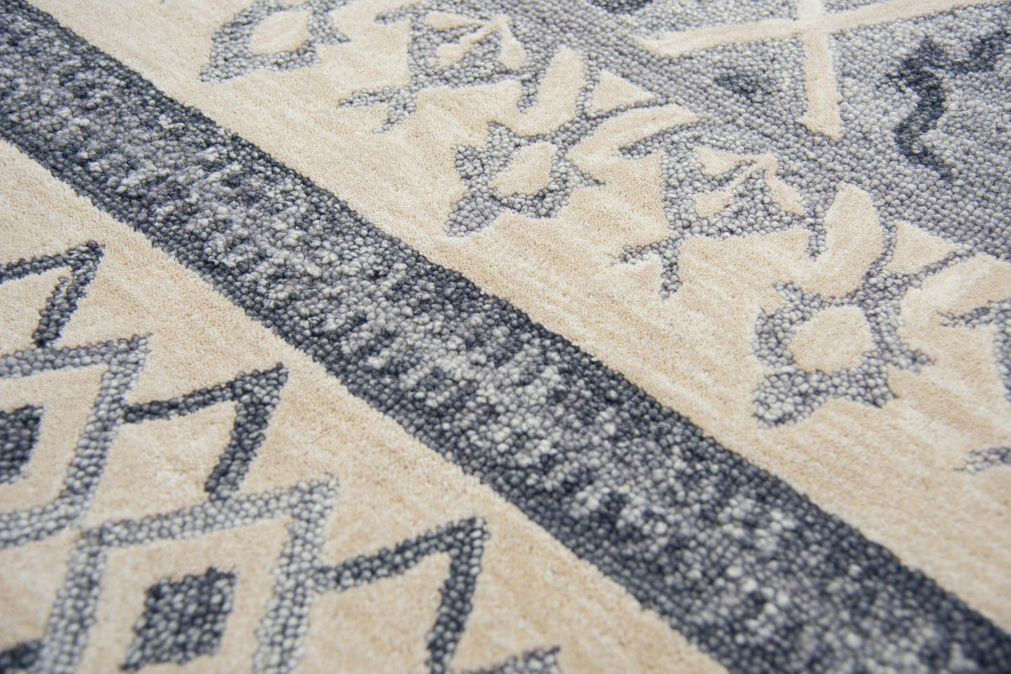 Opulent OU935A Natural/Beige Hand Tufted Rug - Rizzy