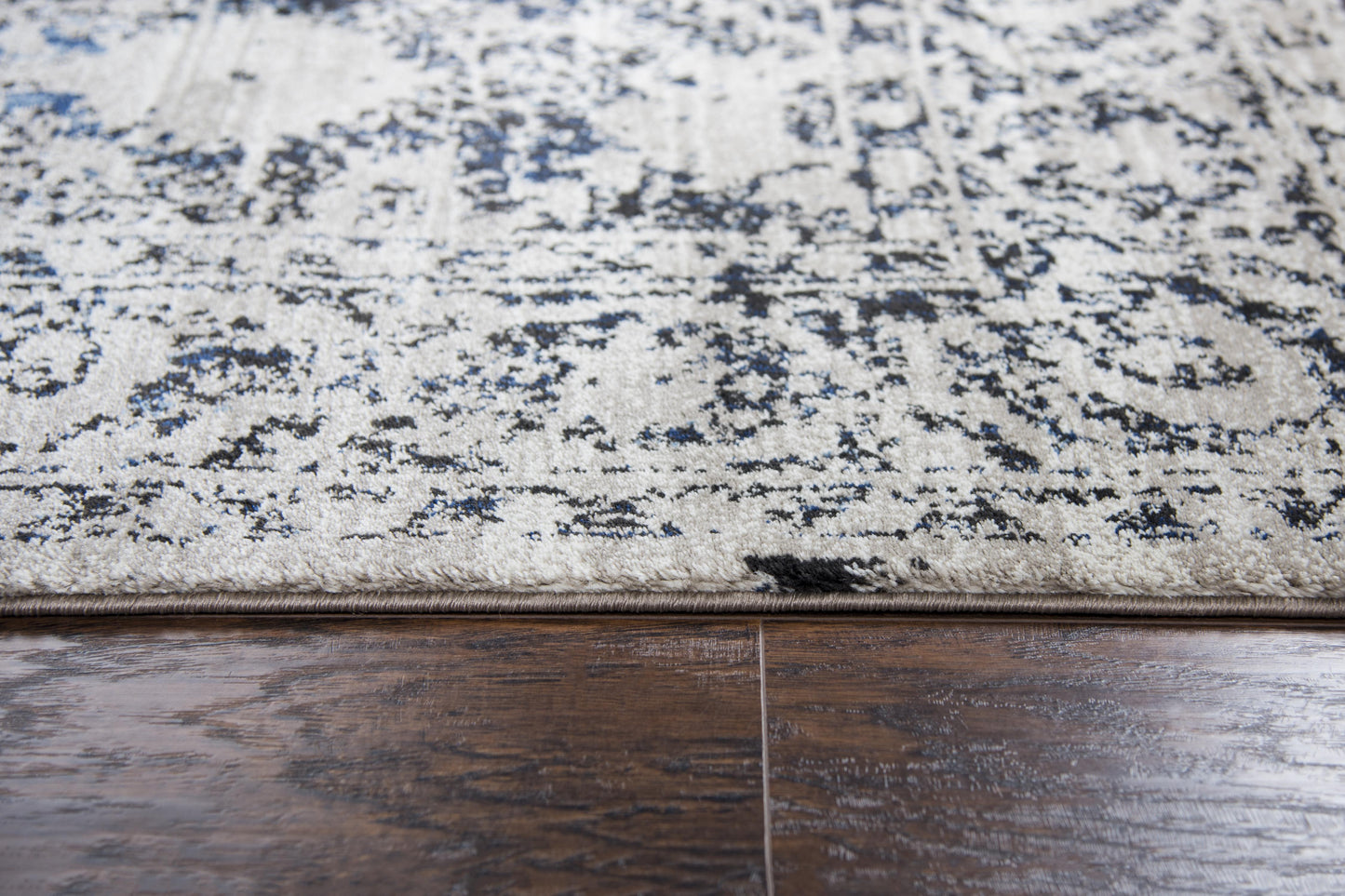 Panache PN6956 Taupe/Blue Machine-Made Rug - Rizzy