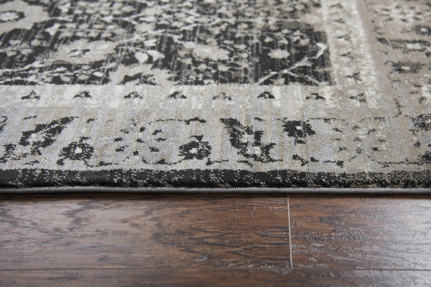Panache PN6966 Black/Taupe Machine-Made Rug - Rizzy