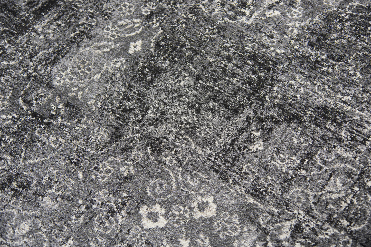 Panache PN6971 Gray/Black Machine-Made Rug - Rizzy
