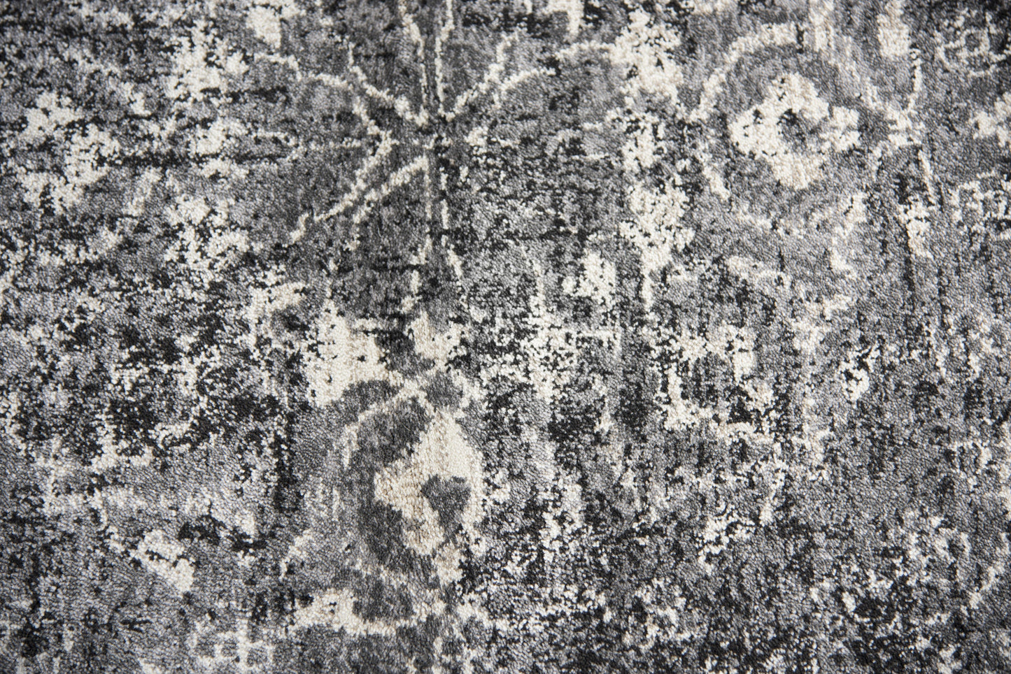 Panache PN6971 Gray/Black Machine-Made Rug - Rizzy