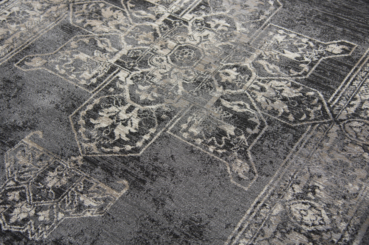 Panache PN6972 Gray/Black Machine-Made Rug - Rizzy