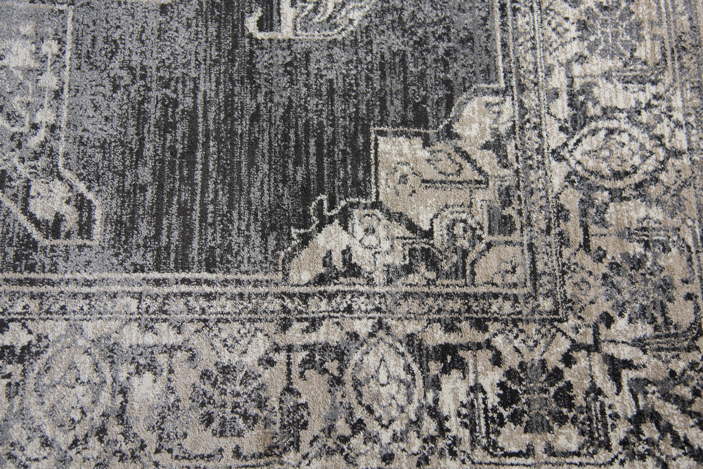 Panache PN6972 Gray/Black Machine-Made Rug - Rizzy