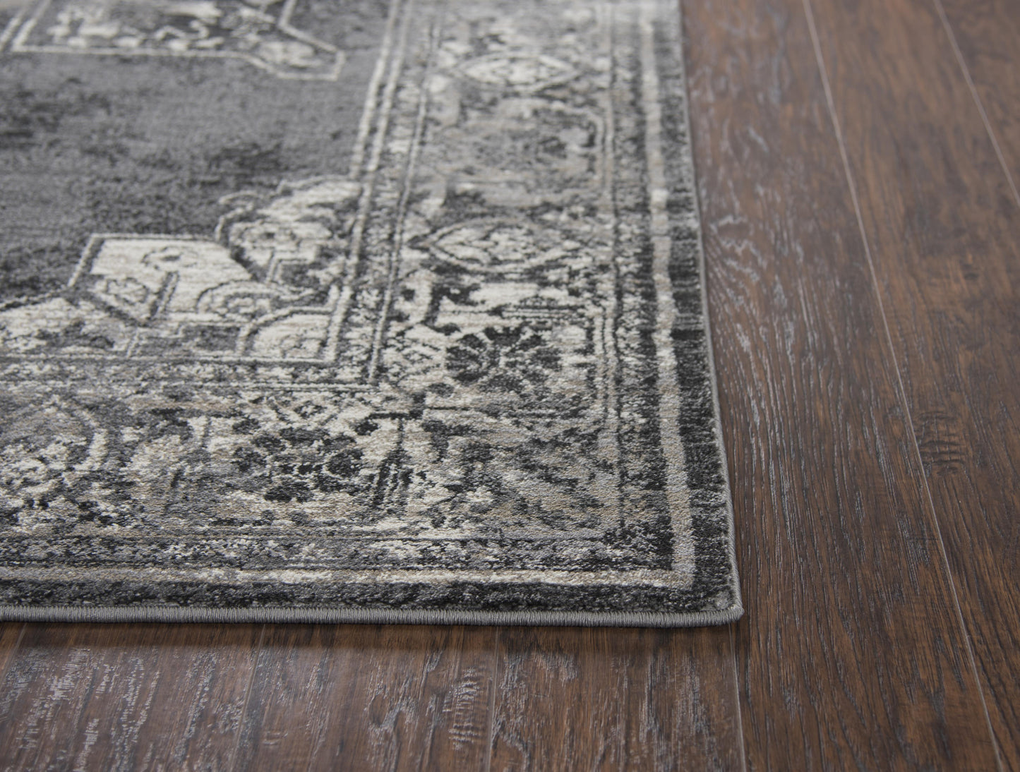 Panache PN6972 Gray/Black Machine-Made Rug - Rizzy