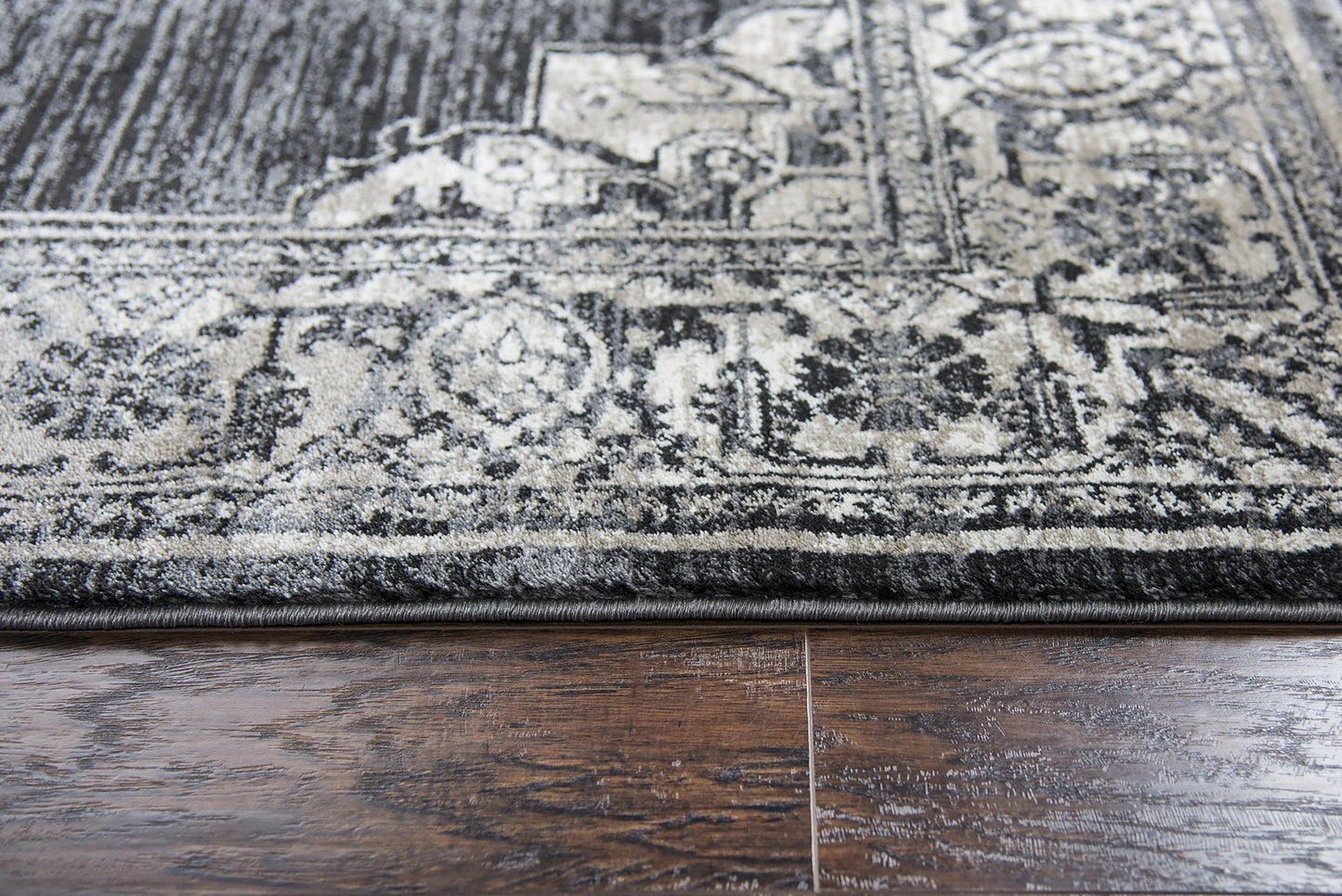 Panache PN6972 Gray/Black Machine-Made Rug - Rizzy