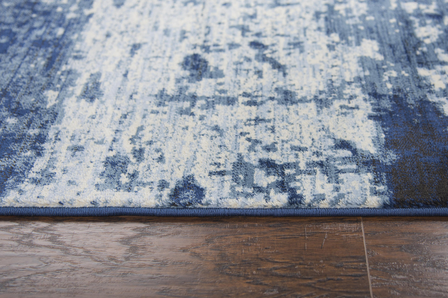 Panache PN6988 Ivory/Blue Machine-Made Rug - Rizzy