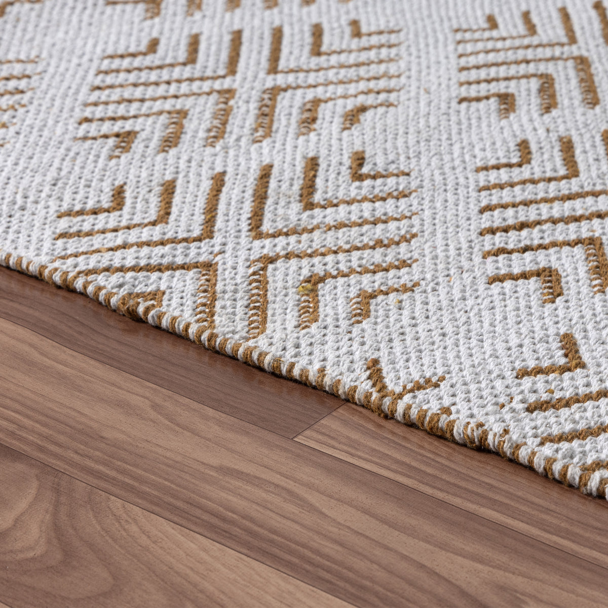 Tan/ White Diamond Modern Flatweave Cotton/Polyester Indoor Area Rug - detail view