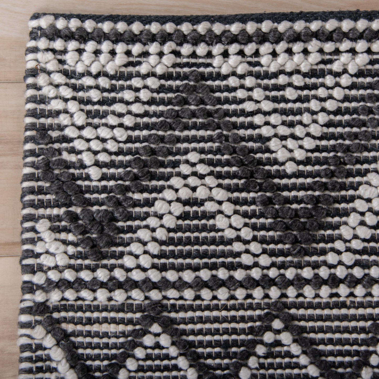 Pantera PTN694 Gray Hand-Woven Rug - Rizzy