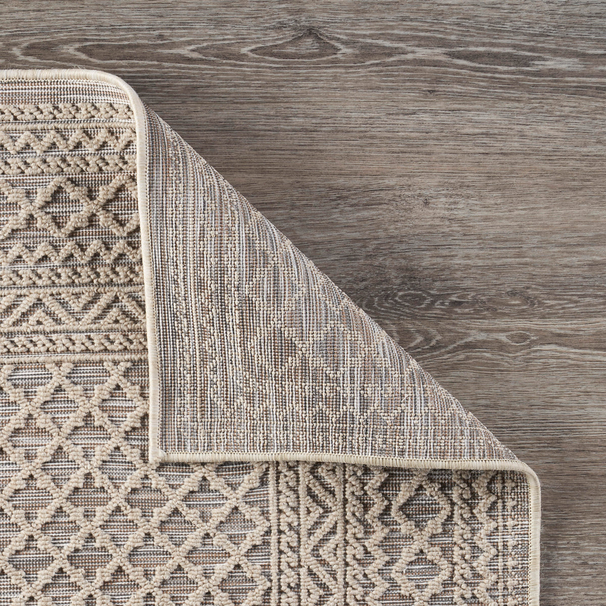Natural-Toned Classic Geometric Indoor/Outdoor Rug - close-up detail