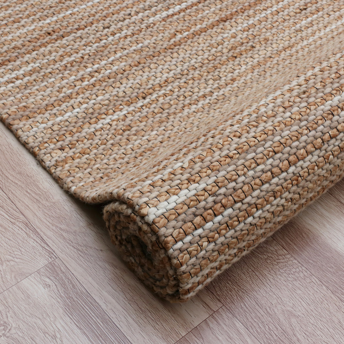 Rondane Amaya Beige Farmhouse Jute and Wool Blend Indoor Area Rug - close-up detail