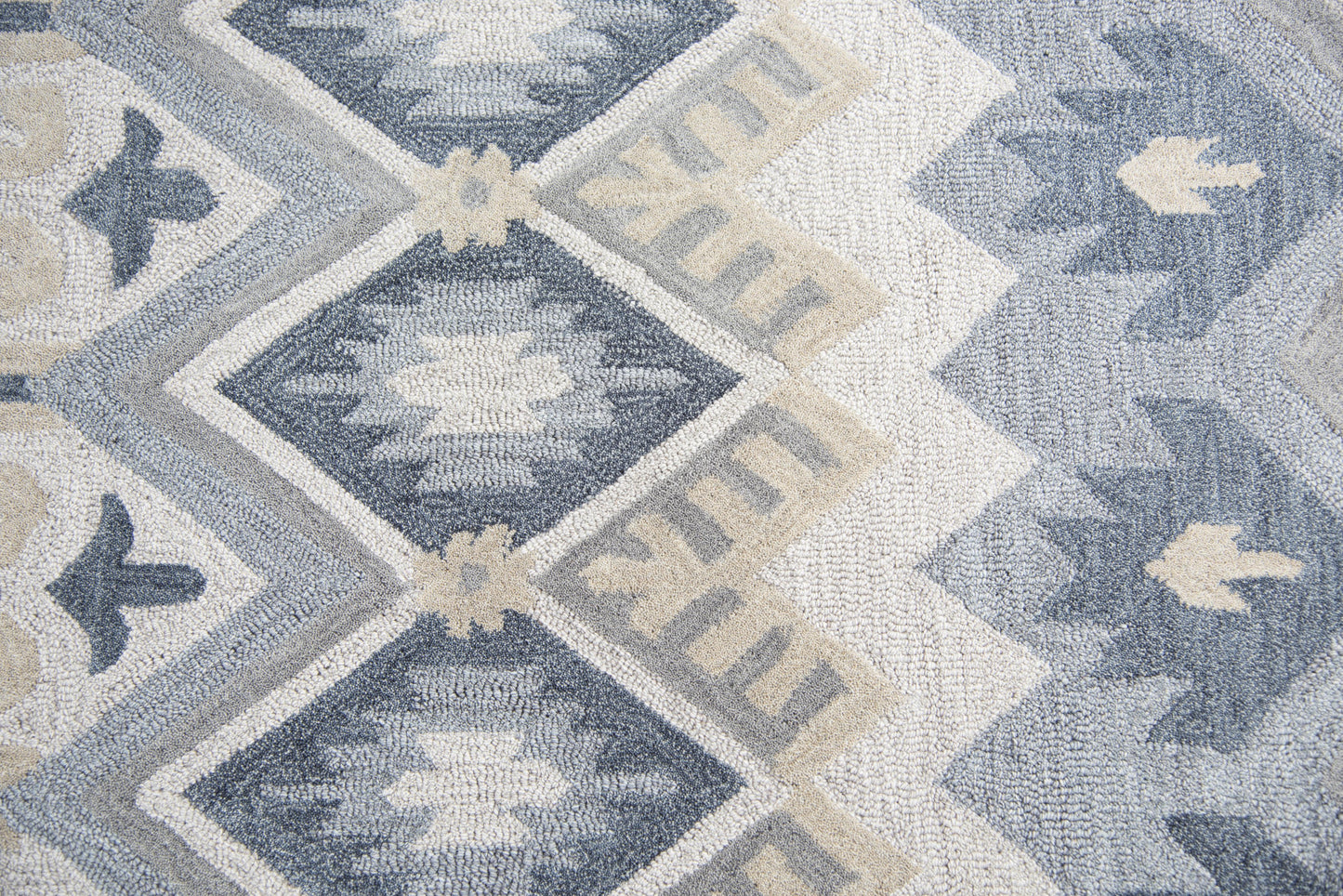 Resonant RS919A Natural  Hand-Tufted Rug - Rizzy