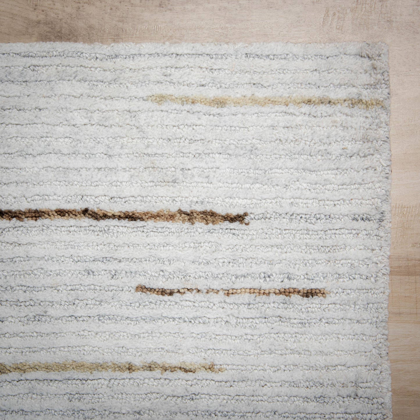 Strada SDA728 Ivory Hand Tufted Rug - Rizzy