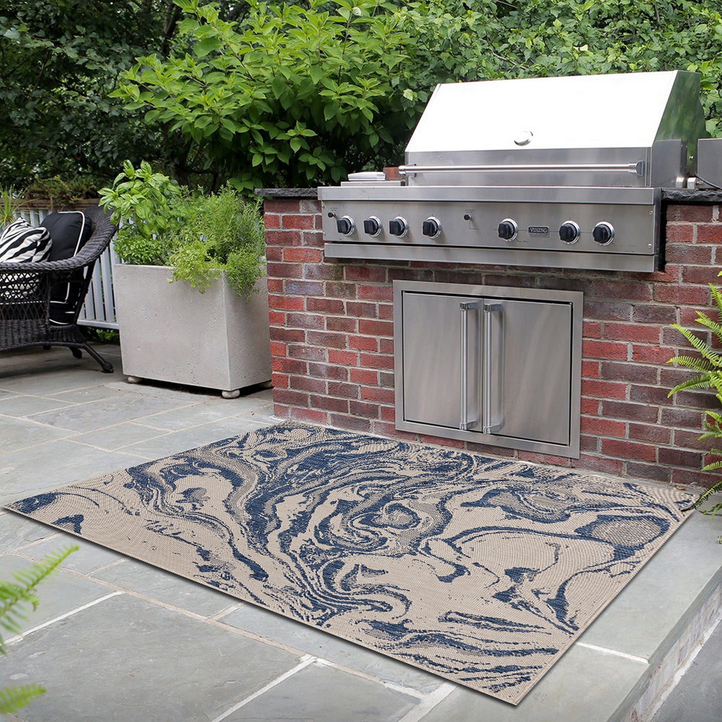 SEADE-81874 Modern/Contemporary Machine Made White/Navy Poly Blend Indoor/Outdoor Area Rugs - LR Home