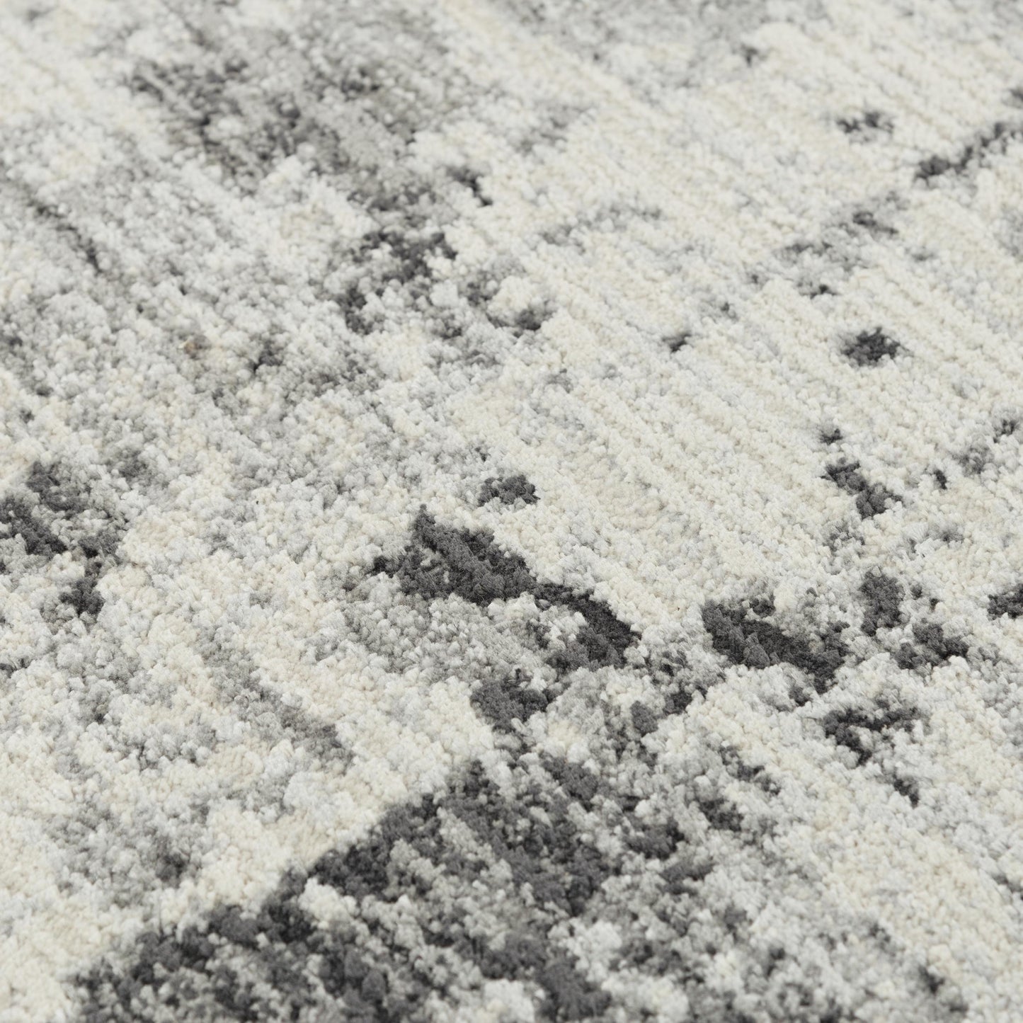 Stratford SFD768 Ivory Machine-Made Rug - Rizzy