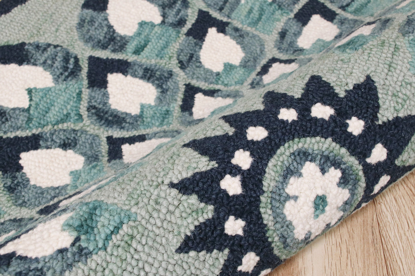 Sinuous-54151 Casual Hand-Tufted Blue/Navy/Teal/White Cotton Indoor Area Rug - LR Home