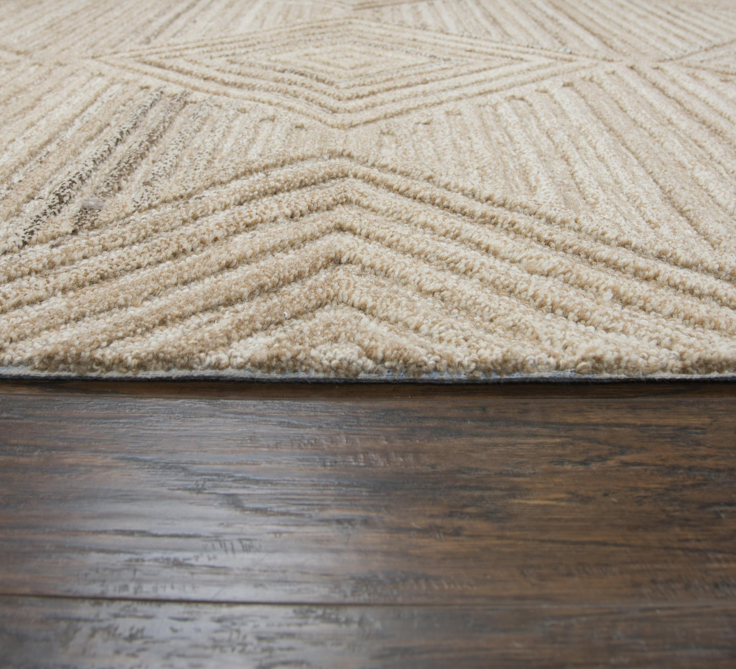 Suffolk SK335A Tan/Natural Hand Tufted Rug - Rizzy