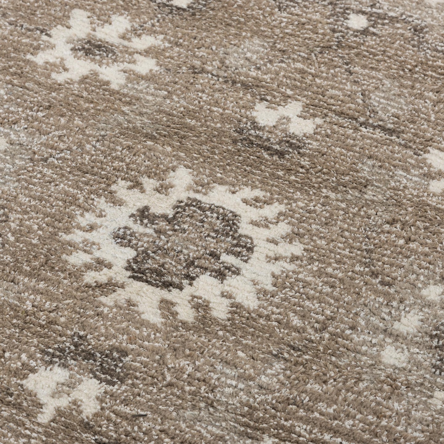 Serena SNA924 Brown Hand-Tufted Rug - Rizzy