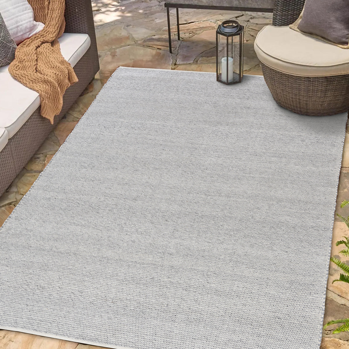 Gray/Ivory Contemporary Solid Hand-Woven Polyester Indoor Area Rug - lifestyle view