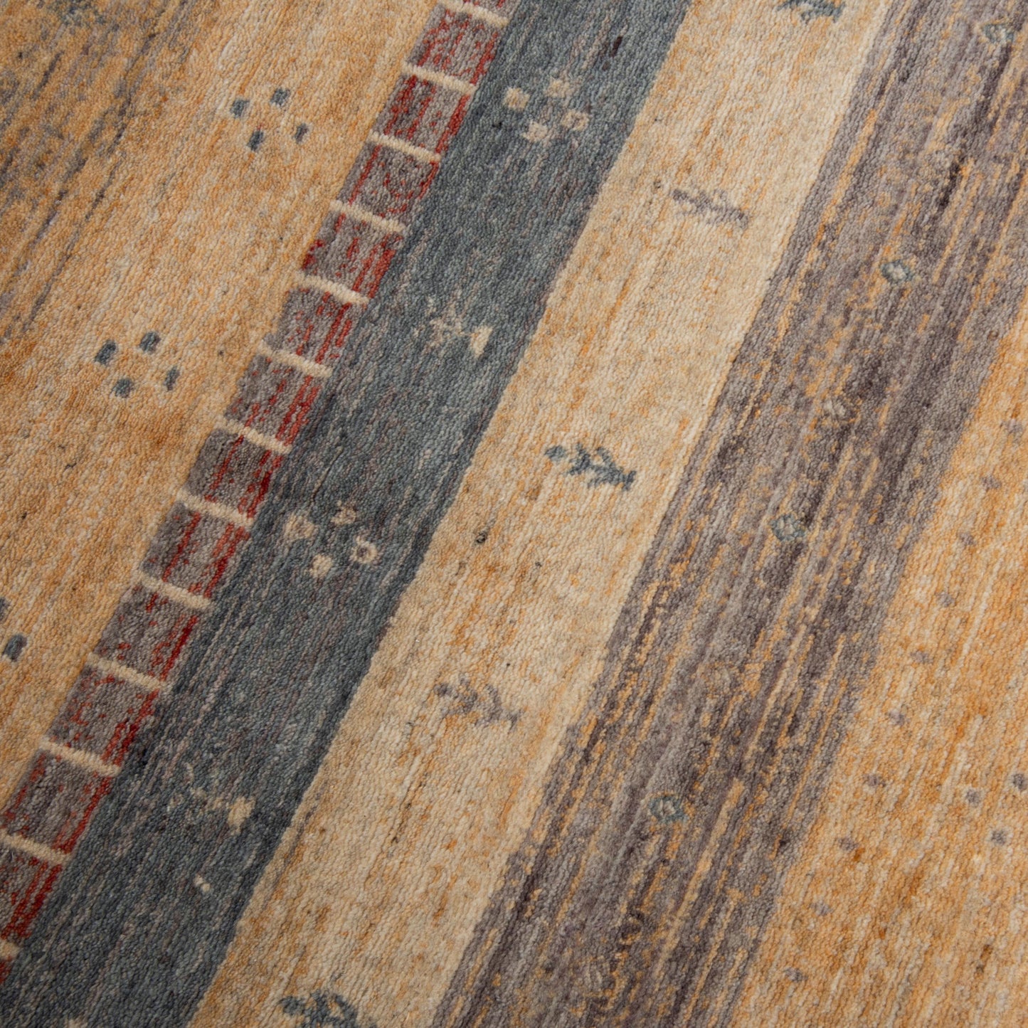 Spectrum SPT211 Gold Hybrid Rug - Rizzy