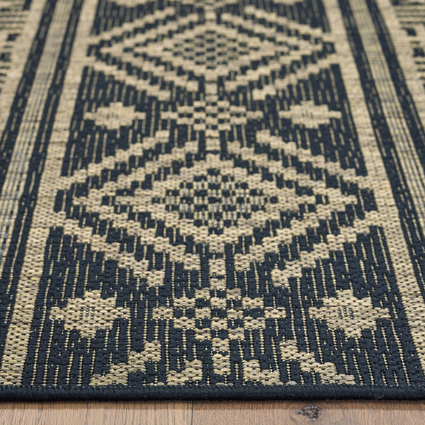 SUNSH-81241 Southwestern Machine Made Black/Brown Polypropylene Indoor/Outdoor Area Rugs - LR Home