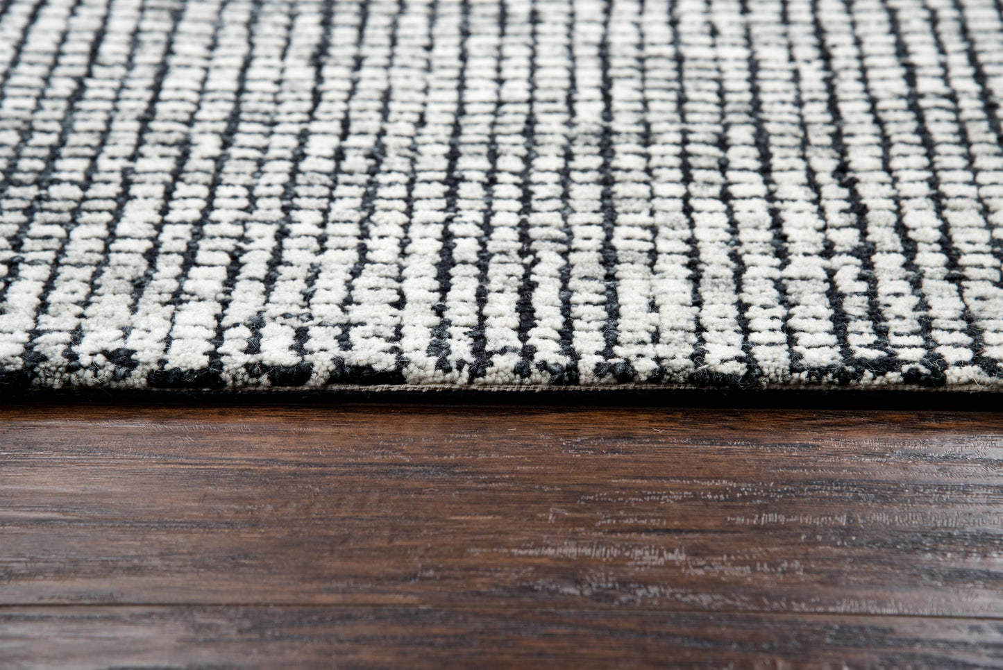 Talbot TAL102 Black/White Hand Tufted Rug - Rizzy