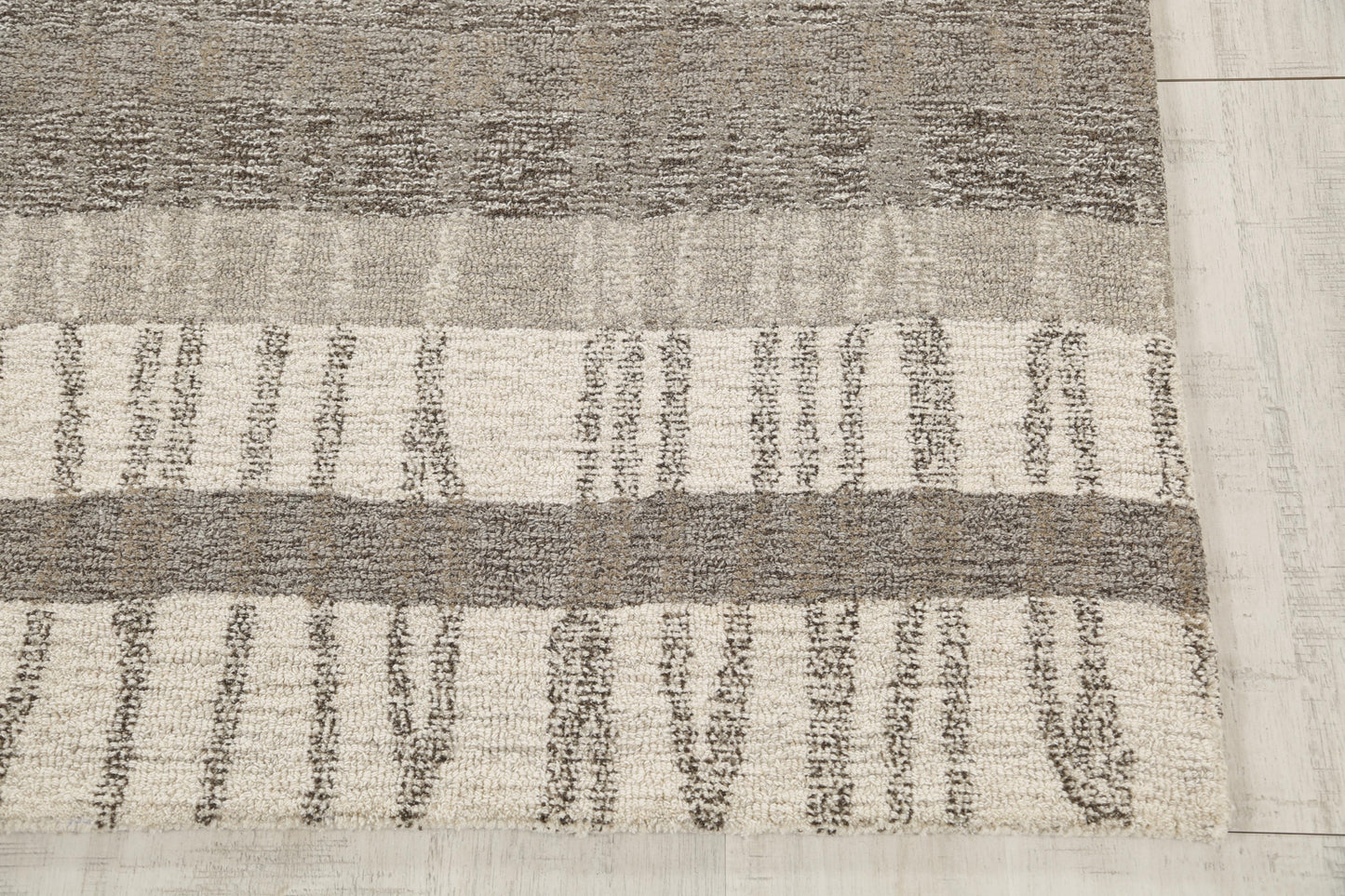 Taylor TAY892 Gray/Natural Hand-Tufted Rug - Rizzy