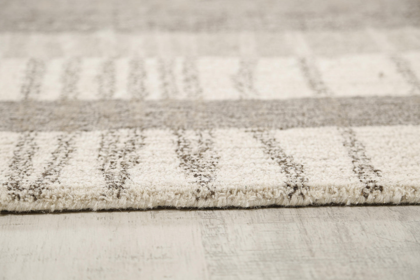 Taylor TAY892 Gray/Natural Hand-Tufted Rug - Rizzy